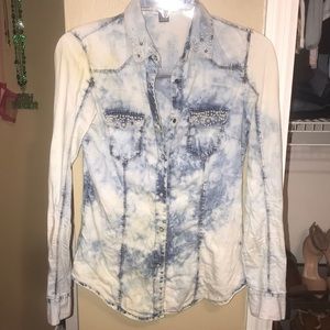 Forever 21 denim wash button up with pearls